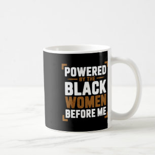 Von den schwarzen Frauen vor mir in der schwarzen Kaffeetasse