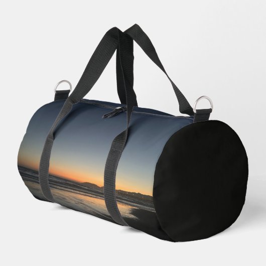 Von der Dämmerung bis zur Dämmerung am Foto. Duffle Bag (Linke Seite)