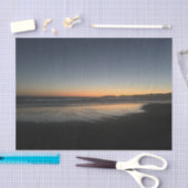 Von der Dämmerung bis zur Dämmerung am Foto. Seidenpapier (Handwerk)