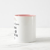 Von der Hunde-Oma zur menschlichen Oma befördert Zweifarbige Tasse (Mittel)