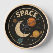 Von der Raumgestaltung entworfene Uhr (Vorderseite)