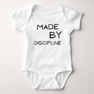 Von Disziplin gefertigt Motivierender Text DesignT Baby Strampler
