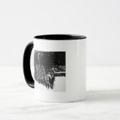 Von einem Pferdeteam auf einem Schlitten gezogene Tasse (Vorderseite Links)