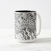 Von Hand gezeichnete schwarze u. weiße Zweifarbige Tasse (VorderseiteRechts)