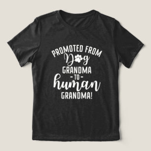 Von Hunde Oma zum menschlichen Oma befördert Tri-Blend Shirt