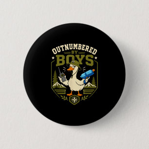 Von Jungen überstimmt lustige Mama Wandern Camping Button