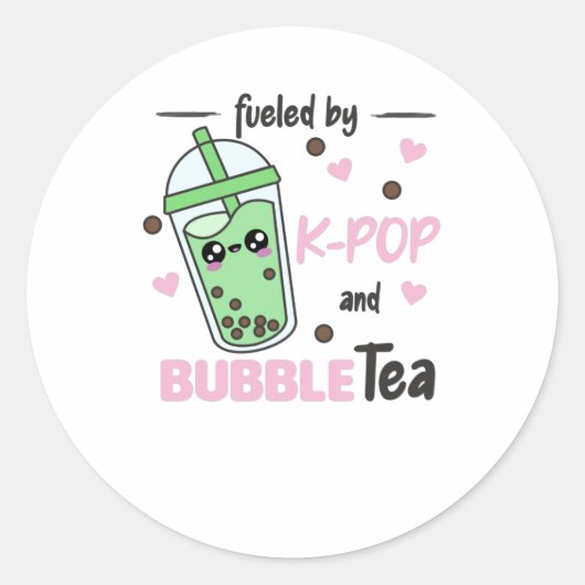 Von K-Pop und Bubble Tee getrieben Kawaii Boba Tea Runder Aufkleber (Vorderseite)