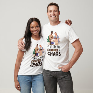 Von Kaffee und Chaos angeregt - Fun Parenting T -  T-Shirt