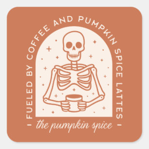 Von Kaffee und Pumpkinspülung gespeist Quadratischer Aufkleber