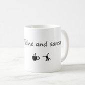 Von Koffein und Sarcasm gespeist - Funny Sarcastic Kaffeetasse (VorderseiteRechts)