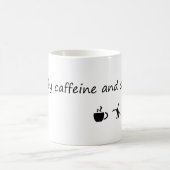 Von Koffein und Sarcasm gespeist - Funny Sarcastic Kaffeetasse (Mittel)