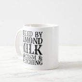 Von Mandelmilch gespeist und gezeichnet Kaffeetasse (Vorderseite Links)
