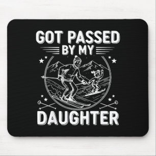 Von meiner Tochter beim Skifahren getreten Lustig Mousepad