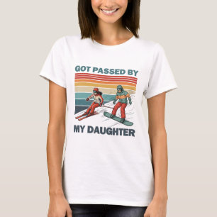 Von meiner Tochter beim Skifahren/Snowboarden getr T-Shirt