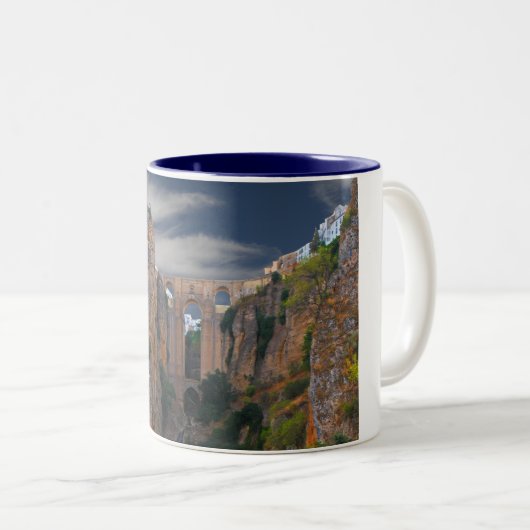 Von oben - Ronda - das echte Spanien Zweifarbige Tasse (VorderseiteRechts)