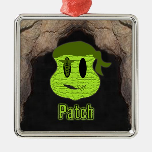 Voodoo Heads ~ Höhle Silbernes Ornament (Vorne)