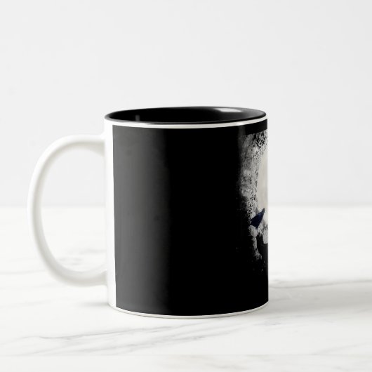 Voodoo-Puppe Zweifarbige Tasse (Links)