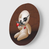 Voodoo-Puppen-Cartoon in der Liebe Große Wanduhr (Winkel)