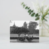 Vor dem Museum B&W Postkarte (Stehend Vorderseite)