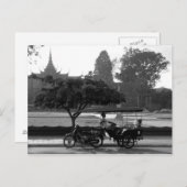 Vor dem Museum B&W Postkarte (Vorne/Hinten)