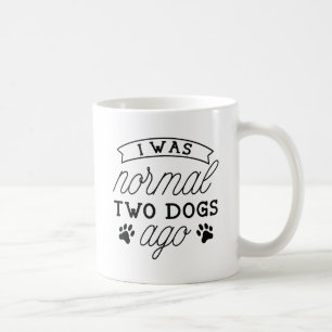 Vor zwei Hunden Kaffeetasse