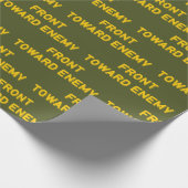 VORDERSEITE IN RICHTUNG ENEMY GESCHENKPAPIER (Ecke)