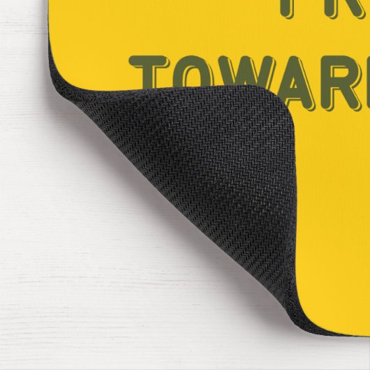 VORDERSEITE IN RICHTUNG ENEMY MOUSEPAD (Ecke)