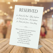 Vorgesehener Stuhl mit Namen im Gedenken an die Ho Sockelschild