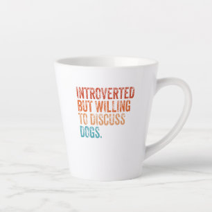Vorgestellt, aber bereit, über Hunde zu diskutiere Milchtasse