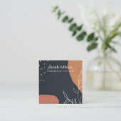Vorlage für das abstrakte Navy Orange Leafy Neckla Quadratische Visitenkarte (Stehend Vorderseite)