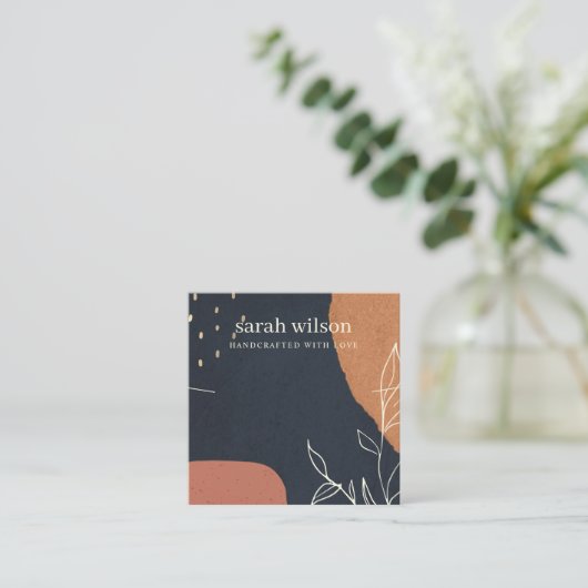 Vorlage für das abstrakte Navy Orange Leafy Neckla Quadratische Visitenkarte (Stehend Vorderseite)