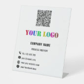 Vorlage für den Logo-Text und QR-Code für das pers Sockelschild (Vorderseite)