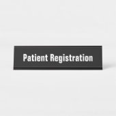 Vorlage für die Patientenregistrierung Schwarz-Wei Schreibtischnamensplakette (Vorderseite )