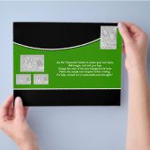 Vorlage für Flyer Schwarz-weiß grünes Firmenbüro (Hand)