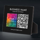 Vorlage für QR-Codes für benutzerdefinierte Geschä Fotoplatte<br><div class="desc">Benutzerdefiniertes Upload Ihres Firmenlogo hier QR Code Hinzufügen Text Elegant Moderne Vorlage Zuhause Décor / Rahmen & Displays / Plaques & Signs / 8x10 Horizontal Black Tabletop Plaque / Signieren mit Easel.</div>