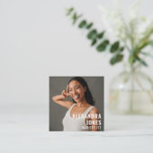 Vorlage für Schwarz-weiße Qr-Code-Sozialprogramme Quadratische Visitenkarte (Stehend Vorderseite)