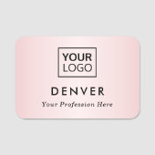 Vorname des Logos und Titel des rosa Satin-Farbver Namensschild (Vorderseite)
