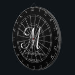 Vorname für elegante Schwarz/Weiß-Monogramm Dartscheibe<br><div class="desc">Elegantes Schwarz-Weiß-Monogramm-Initialname Benutzerdefiniertes Dart-Board</div>