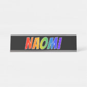 Vorname "NAOMI": Fun-Regenbogenfarben Schreibtischnamensplakette (Vorderseite )