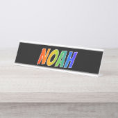 Vorname "NOAH": Fun Rainbow Coloring Schreibtischnamensplakette (Vorderseite )