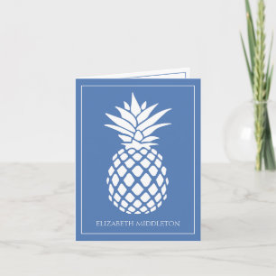 Vornehme weiße Ananas auf Blau