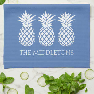Vornehme weiße Ananas auf Blau Geschirrtuch