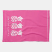 Vornehme weiße Ananas auf Rosa Geschirrtuch (Horizontal)