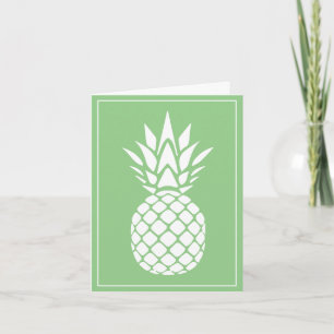 Vornehme weiße Ananas auf Salbeigrün