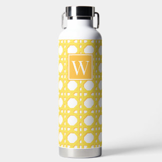 Vornehmes gelbes Rattanrohr-Gitter-Monogramm Trinkflasche