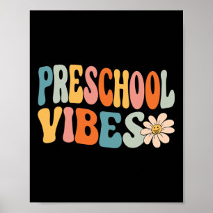 Vorschul-Vibes Süße Retro-Schuleinführung Poster