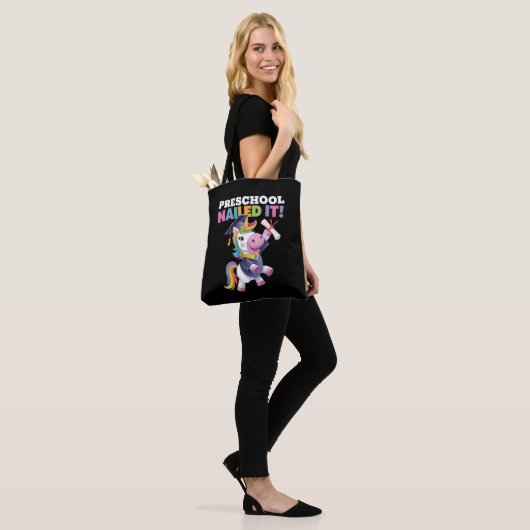 Vorschule nagelte It Unicorn Graduation Cap Tasche (Am Model)