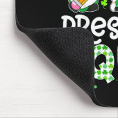 Vorschulkindergarten-Gnom-Lehrer Glücksklee st Mousepad (Ecke)