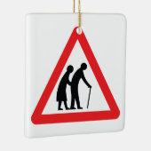 VORSICHT Ältere Menschen - Verkehrszeichen im Vere Keramikornament (Rechts)