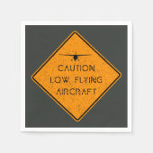 Vorsicht bei Low-Fying-✈️ Serviette (Vorderseite)